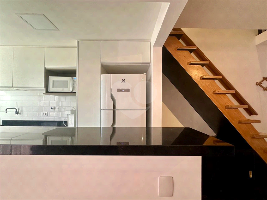 Duplex com 70m2 para alugar em Moema Índios, com 1 quarto, 1 banheiro