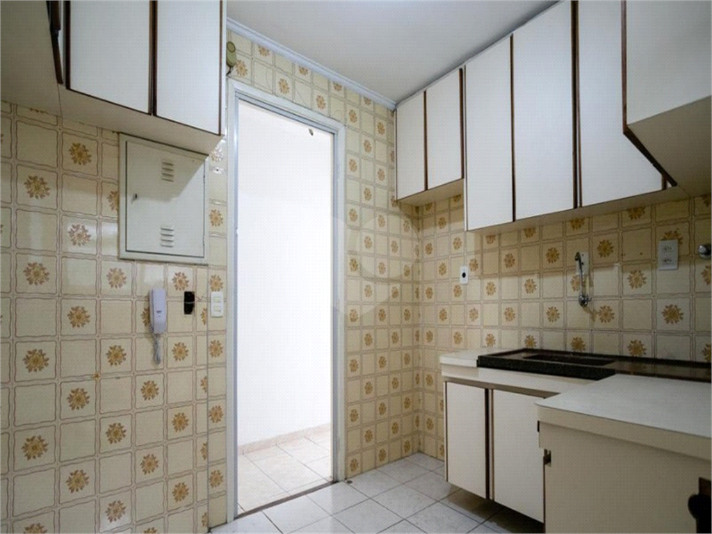 Apartamento à venda com 2 quartos, 63m² - Foto 19