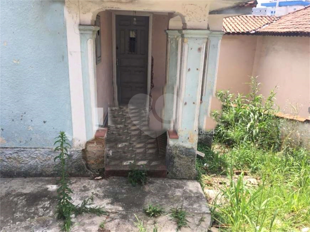 Imóvel no bairro do Limão, bem localizado. Próximo a supermercados, terminal de ônibus, bancos,