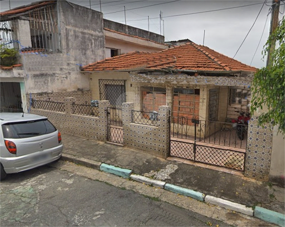 Imóvel no bairro do Limão, bem localizado. Próximo a supermercados, terminal de ônibus, bancos,