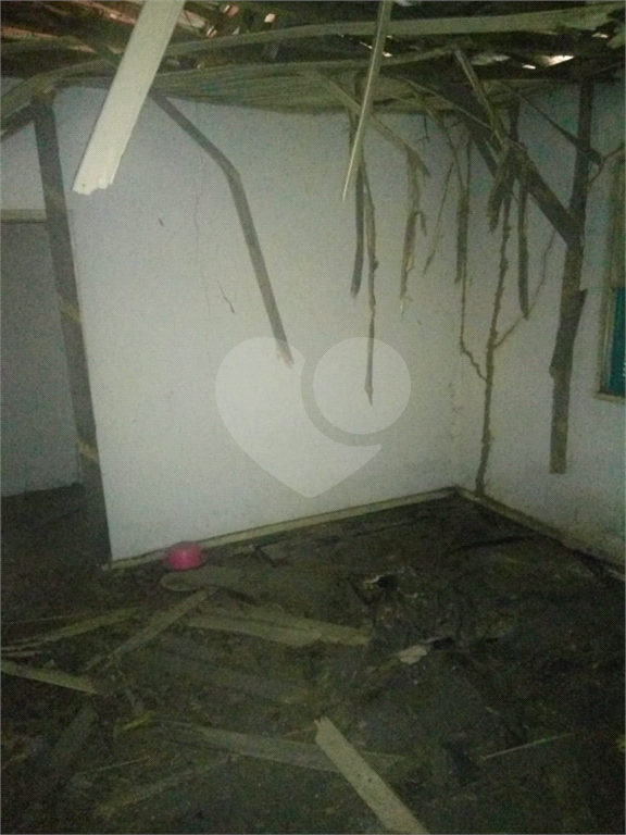 Imóvel no bairro do Limão, bem localizado. Próximo a supermercados, terminal de ônibus, bancos,