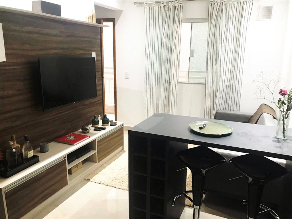 Condomínio fechado de casas tipo apartamentos em obra no Jardim São Paulo. A 500 metros do Metrô