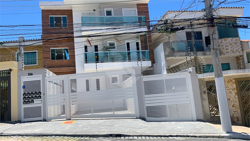 Condomínio fechado de casas tipo apartamentos em obra no Jardim São Paulo. A 500 metros do Metrô