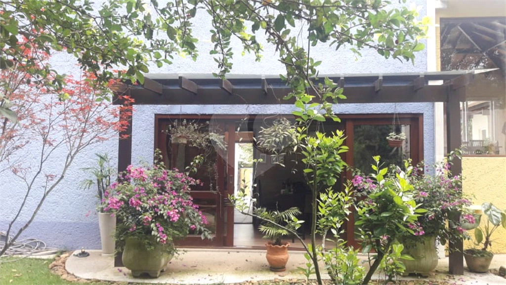 Casa no condomínio Vila Verde em Itapevi