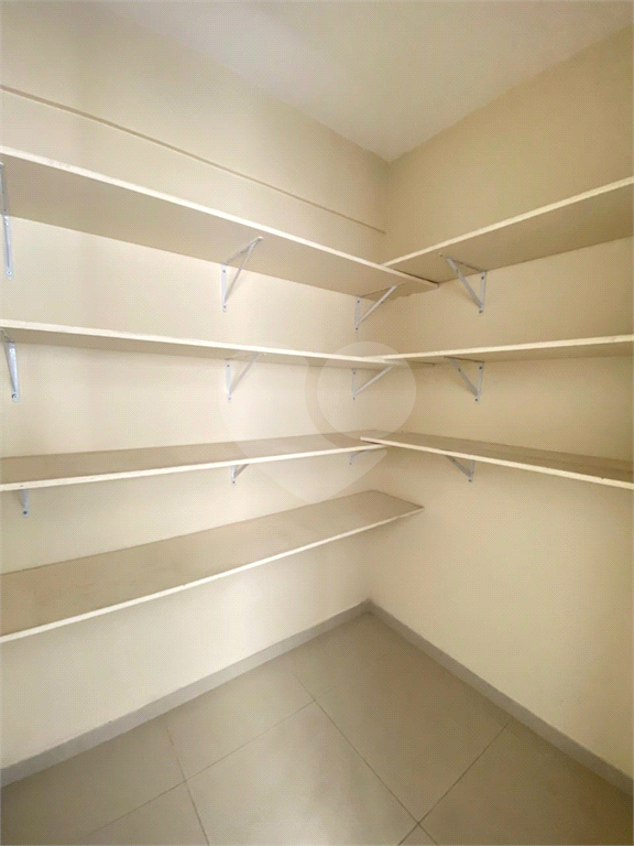 Apartamento com 3 suítes e varanda gourmet em Santana