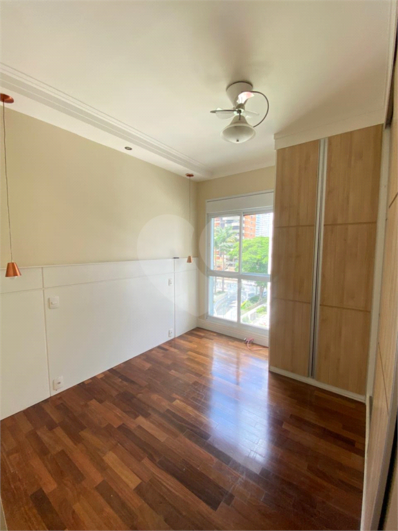 Apartamento com 3 suítes e varanda gourmet em Santana