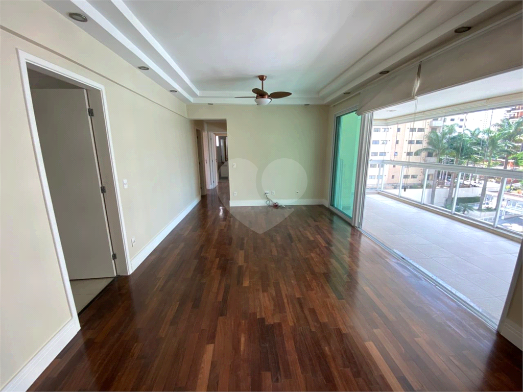 Apartamento com 3 suítes e varanda gourmet em Santana