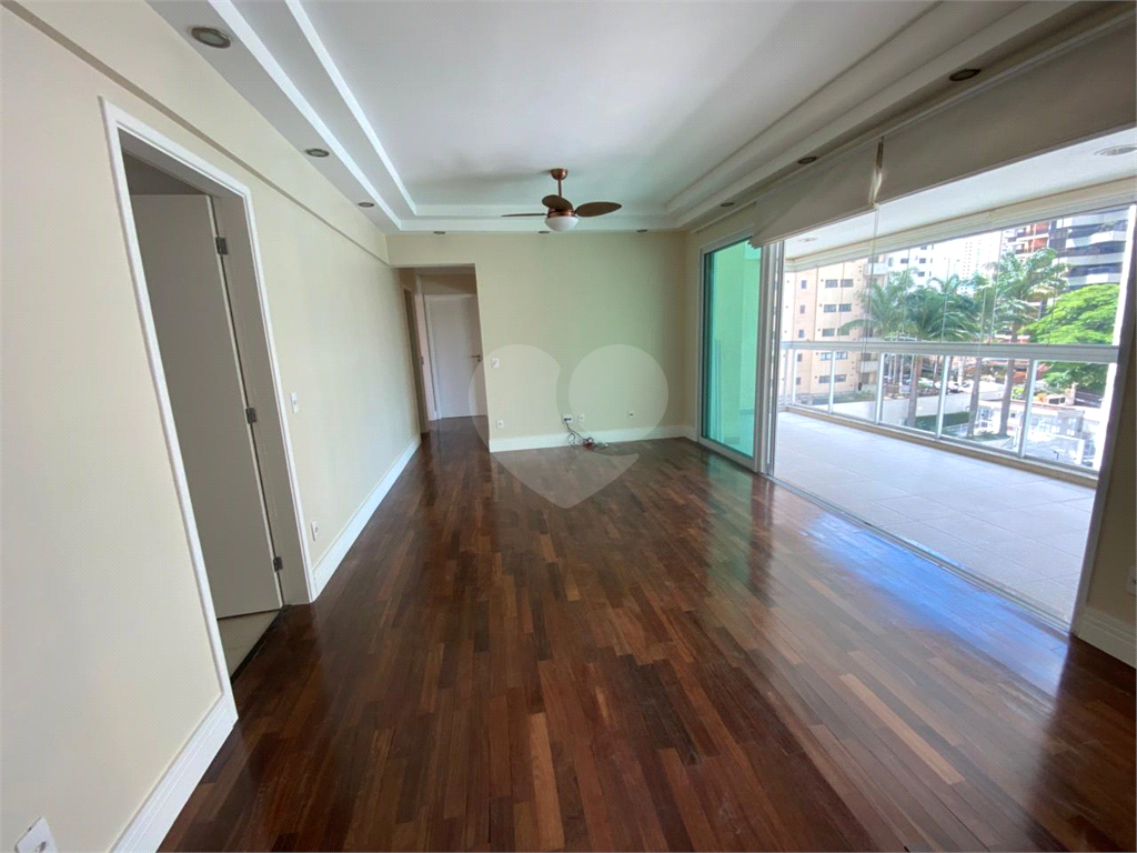 Apartamento com 3 suítes e varanda gourmet em Santana