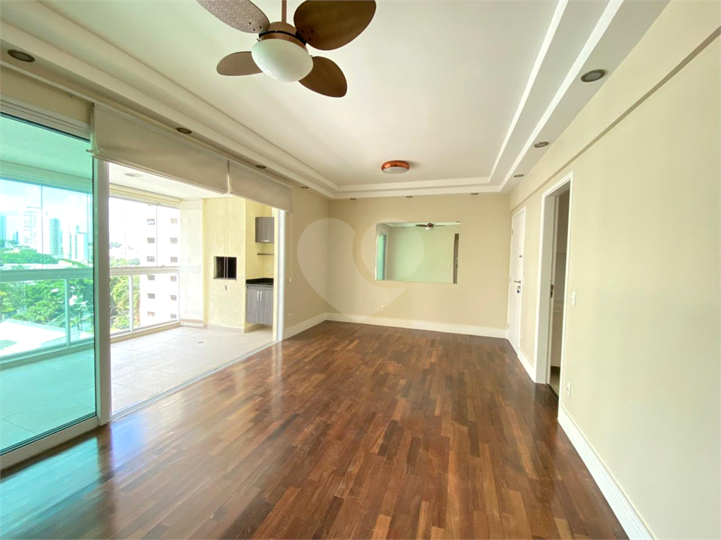 Apartamento com 3 suítes e varanda gourmet em Santana