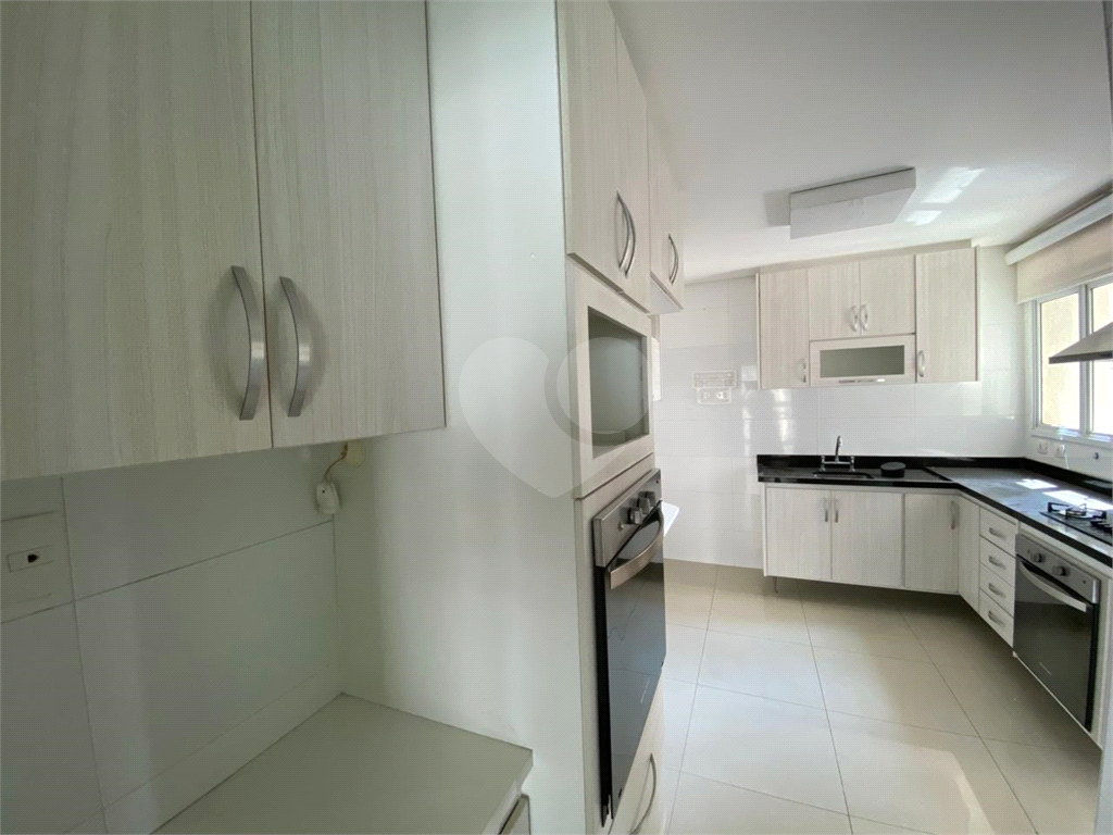 Apartamento com 3 suítes e varanda gourmet em Santana