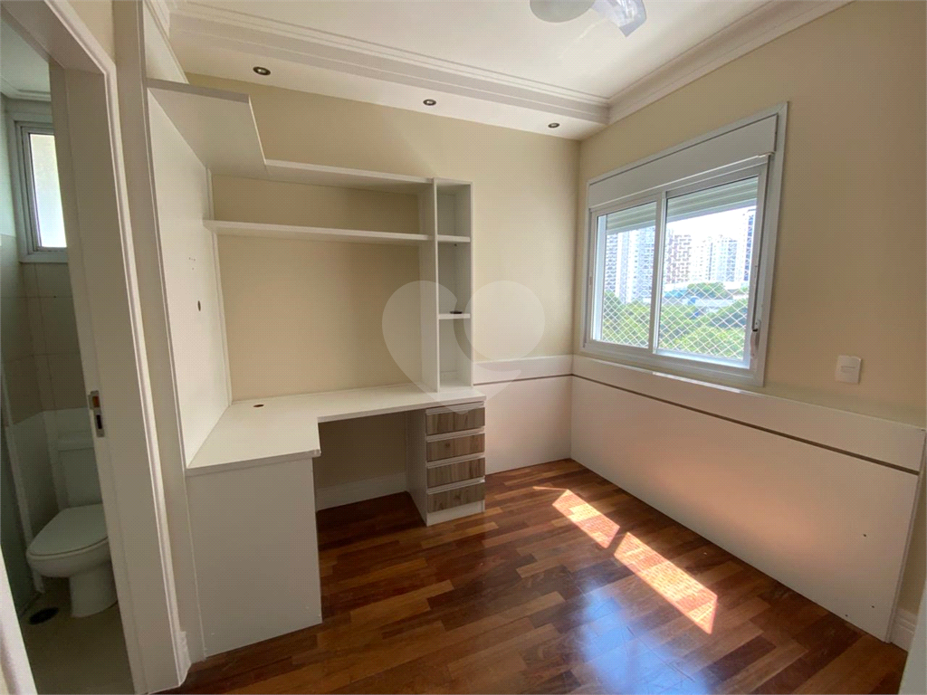 Apartamento com 3 suítes e varanda gourmet em Santana