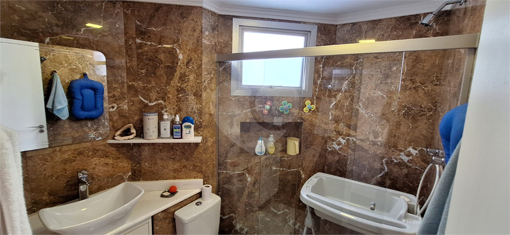 Apartamento a venda em Moema fora de rota - 3 quartos sendo 1 suite - 700m da estação Moema