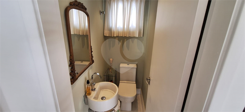 Apartamento a venda em Moema fora de rota - 3 quartos sendo 1 suite - 700m da estação Moema