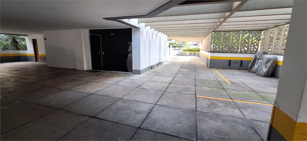 Apartamento a venda em Moema fora de rota - 3 quartos sendo 1 suite - 700m da estação Moema