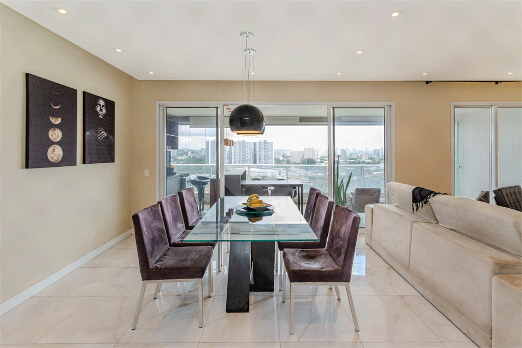 Apartamento com 3 suítes na Lapa 