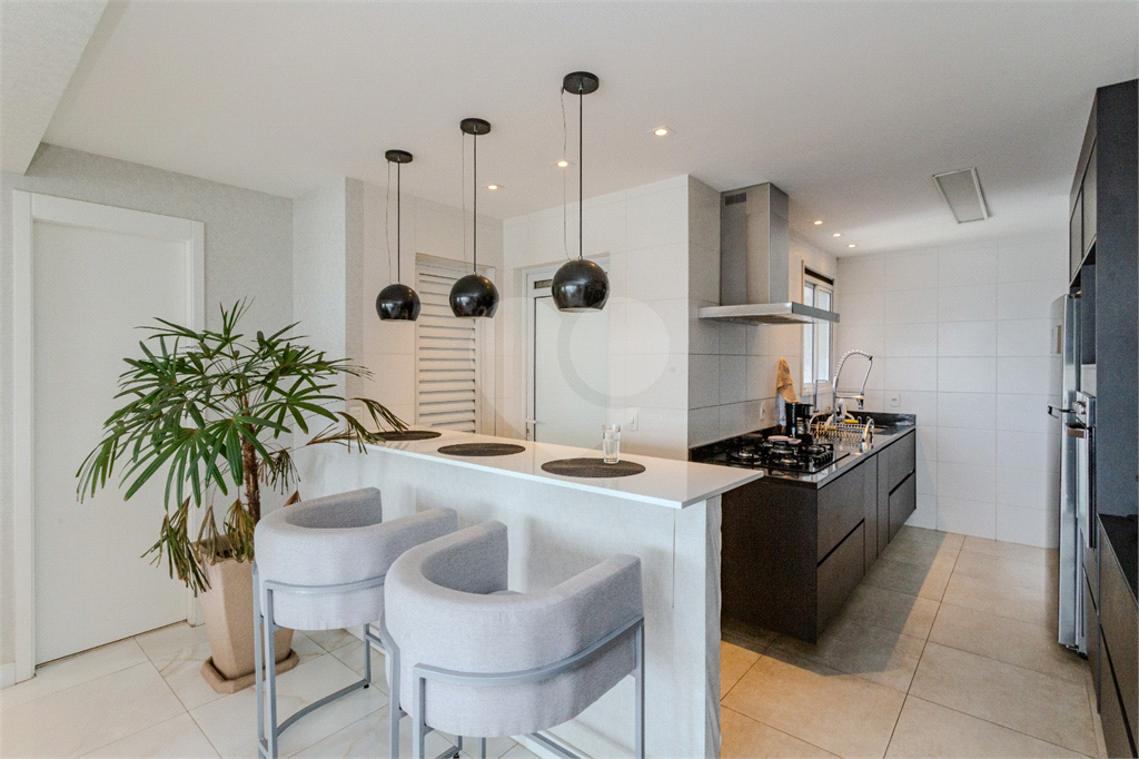 Apartamento com 3 suítes na Lapa 