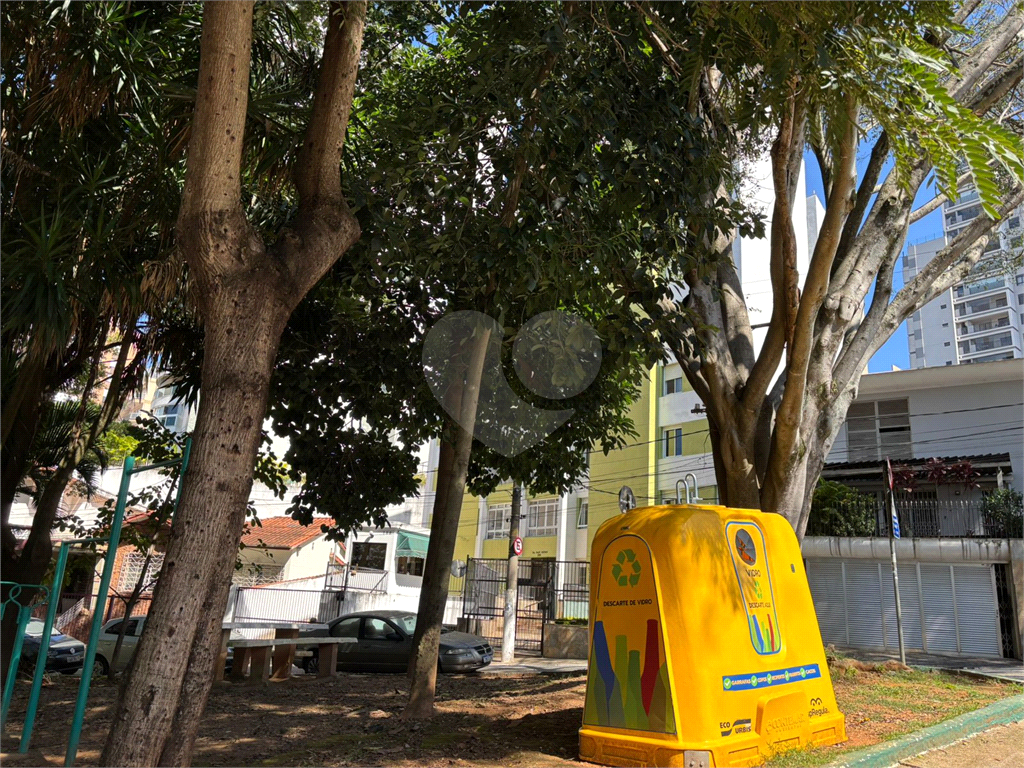 Sobrado reformado com 4 suítes entre as estações do metrô Santa Cruz e Praça da Arvore