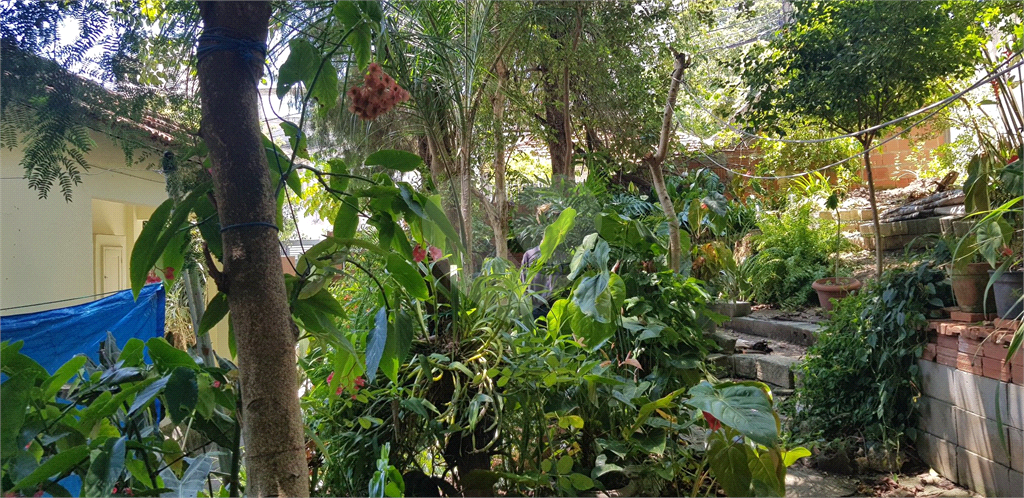 Terreno de 275m² a venda em Santana