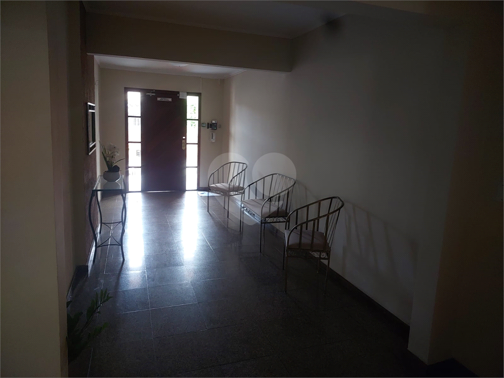 Apartamento na Vila Mazzei, com 2 dormitórios, sala com 2 ambientes, banheiro com gabinete e box, va