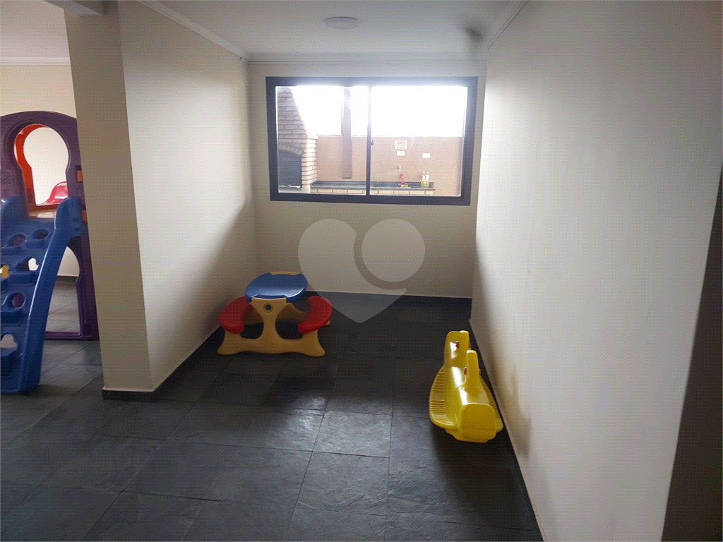 Apartamento na Vila Mazzei, com 2 dormitórios, sala com 2 ambientes, banheiro com gabinete e box, va