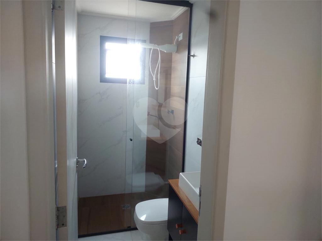 Apartamento na Vila Mazzei, com 2 dormitórios, sala com 2 ambientes, banheiro com gabinete e box, va