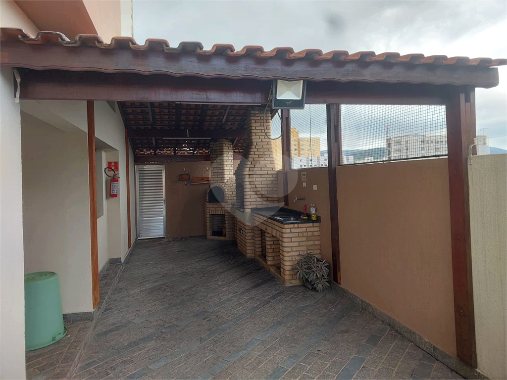 Apartamento na Vila Mazzei, com 2 dormitórios, sala com 2 ambientes, banheiro com gabinete e box, va
