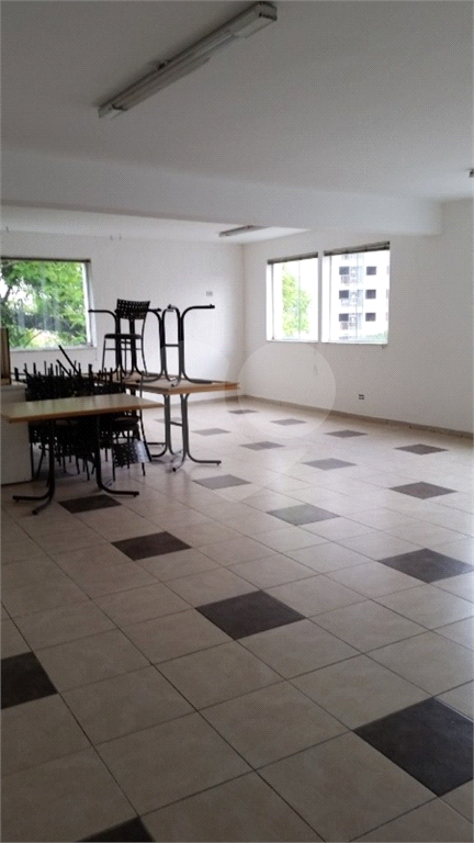 Prédio Comercial/ Santana , na Dr. Zuquim / 800 m2 / Testada com 18,50 metros. Térreo e 3 pavimentos