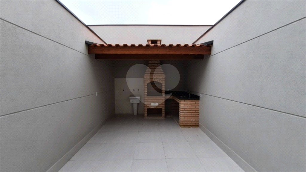 Sobrado novo no Tucuruvi com 3 suítes e 2 vagas. Pronto para morar