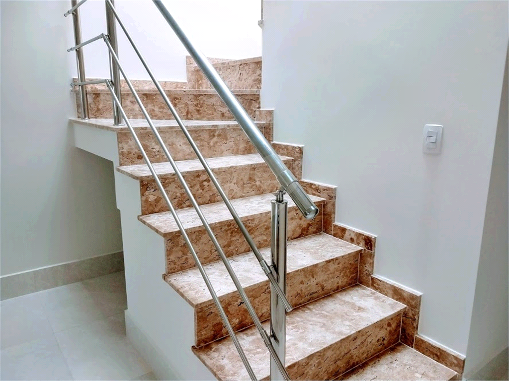 Sobrado novo no Tucuruvi com 3 suítes e 2 vagas. Pronto para morar