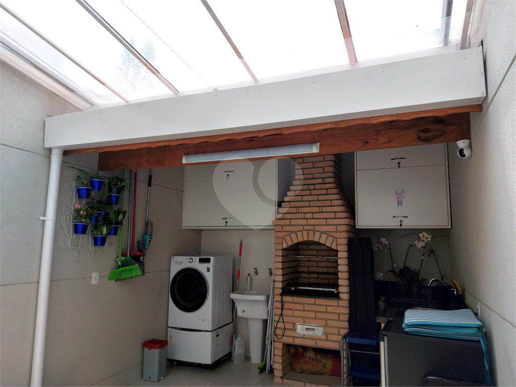 Sobrado novo no Tucuruvi com 3 suítes e 2 vagas. Pronto para morar