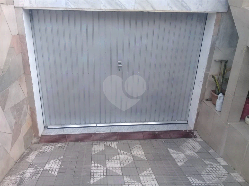 Sobrado localizado na Parada Inglesa, com 4 dormitórios, 1suíte 2 vagas de garagem
