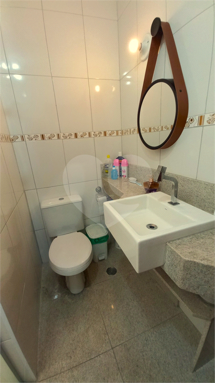 Sobrado em condomínio com 2 vagas e piscina!!!!