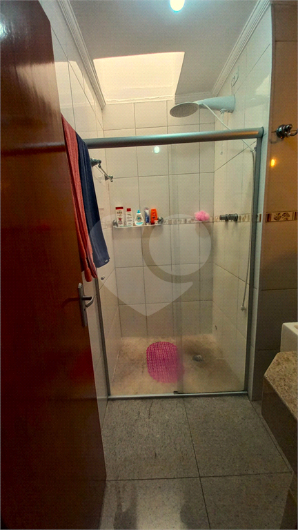 Sobrado em condomínio com 2 vagas e piscina!!!!