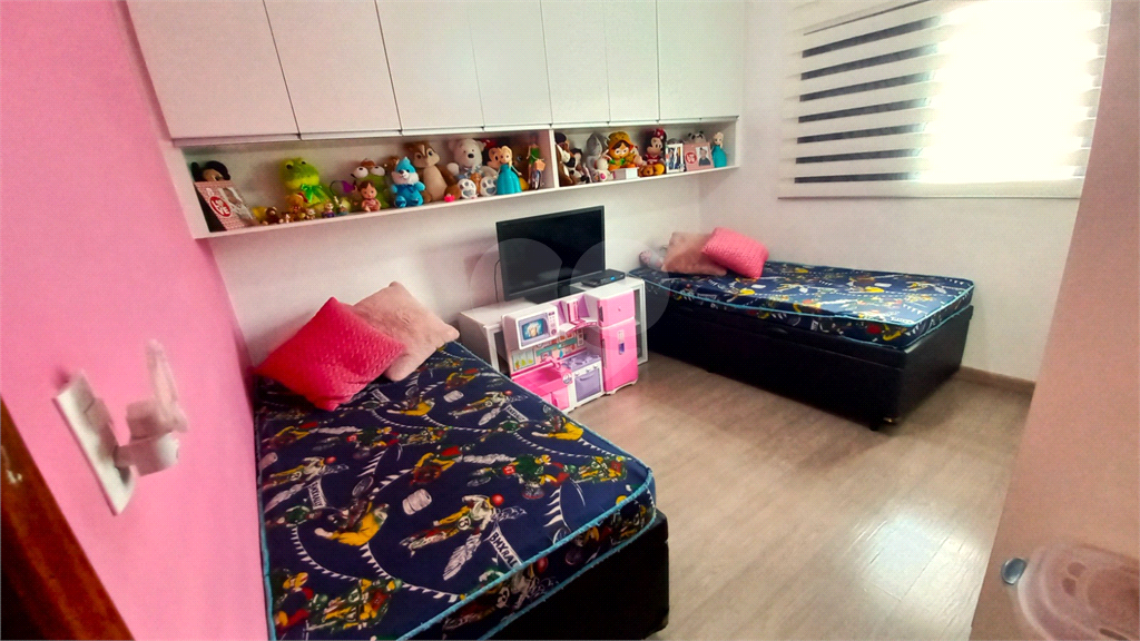 Sobrado em condomínio com 2 vagas e piscina!!!!