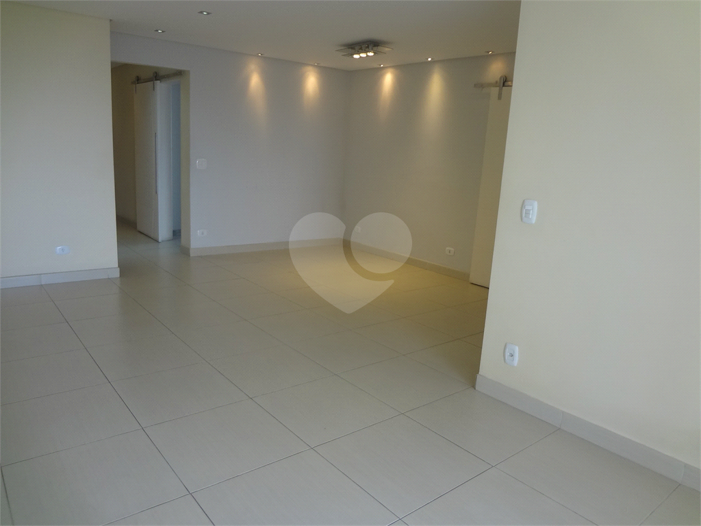 APARTAMENTO NO ALTO DE SANTANA 