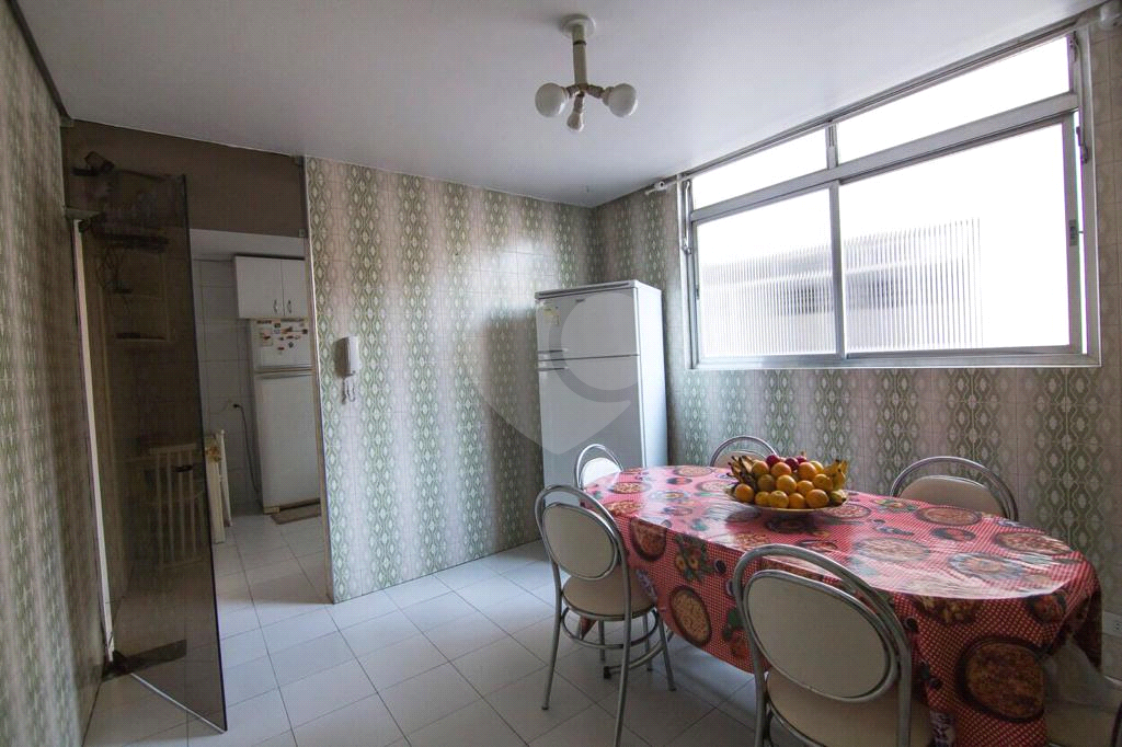 Apartamento à venda com 3 quartos, 262m² - Foto 18