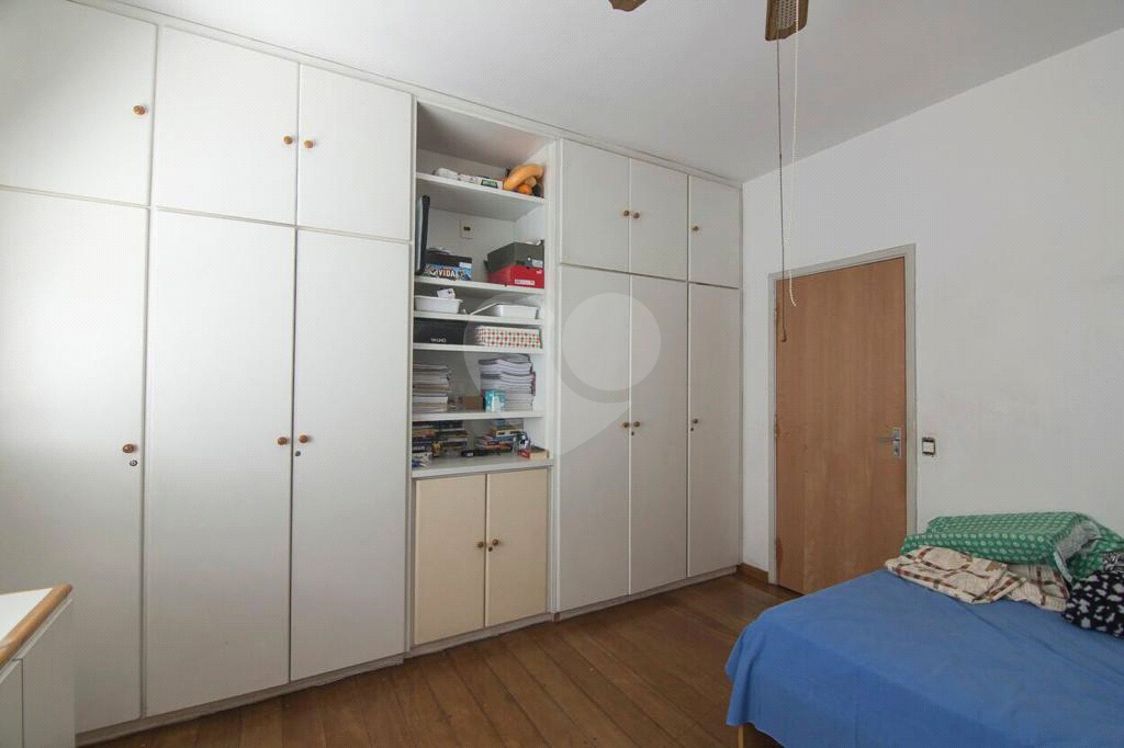 Apartamento à venda com 3 quartos, 262m² - Foto 2