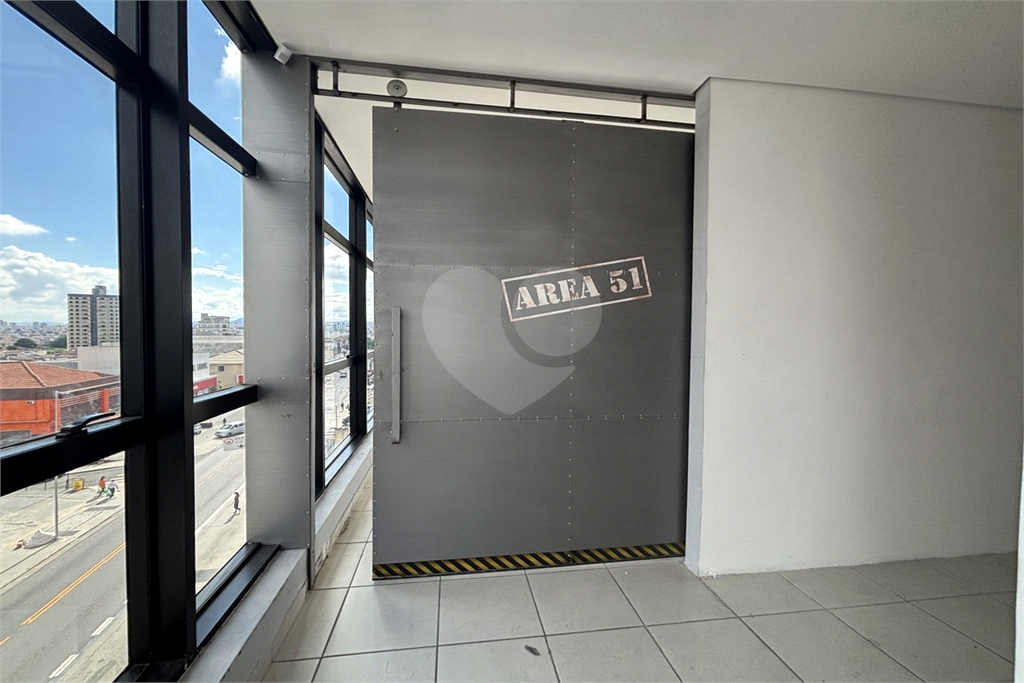 SÃO 10 SALAS EM UM ANDAR , PRÉDIO COMERCIAL. 