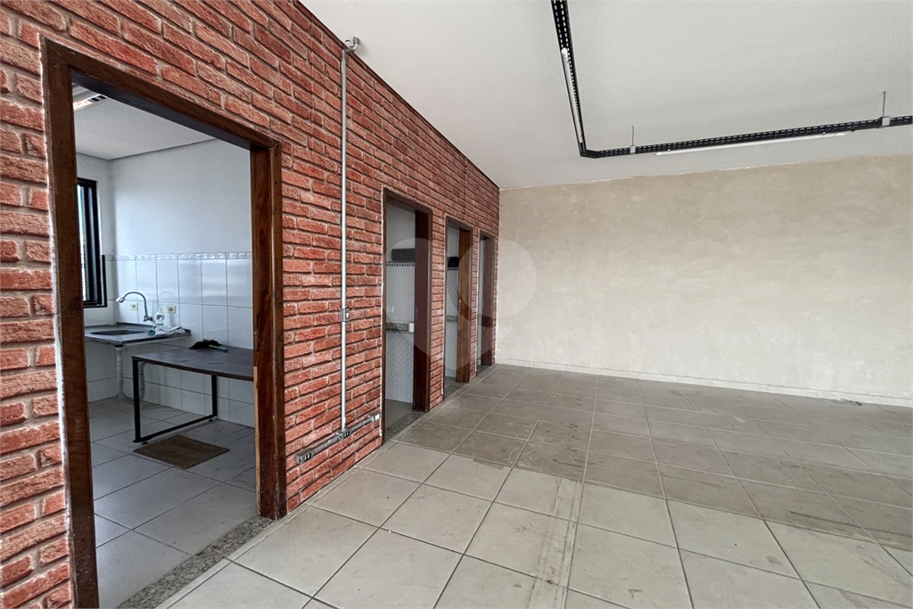 SÃO 10 SALAS EM UM ANDAR , PRÉDIO COMERCIAL. 