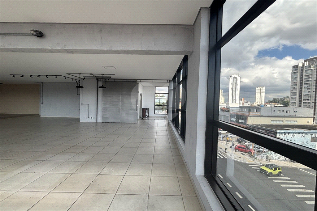 SÃO 10 SALAS EM UM ANDAR , PRÉDIO COMERCIAL. 