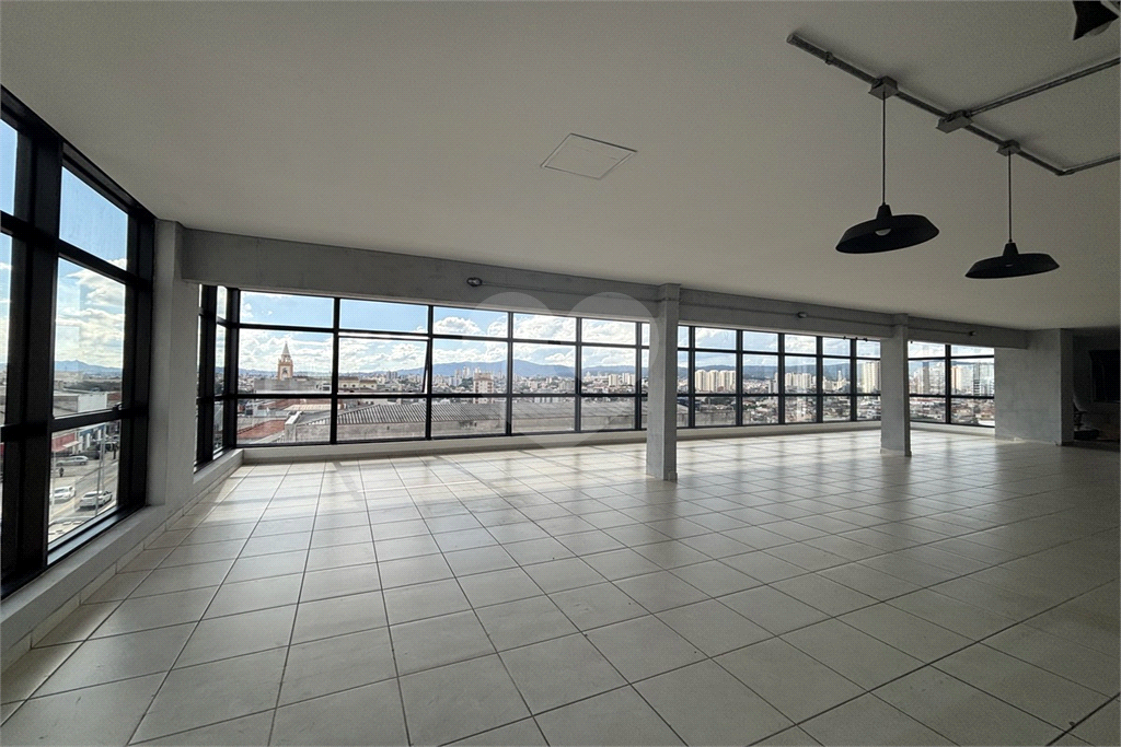 SÃO 10 SALAS EM UM ANDAR , PRÉDIO COMERCIAL. 