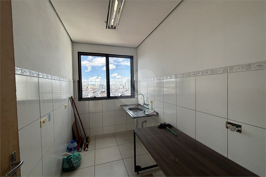 SÃO 10 SALAS EM UM ANDAR , PRÉDIO COMERCIAL. 