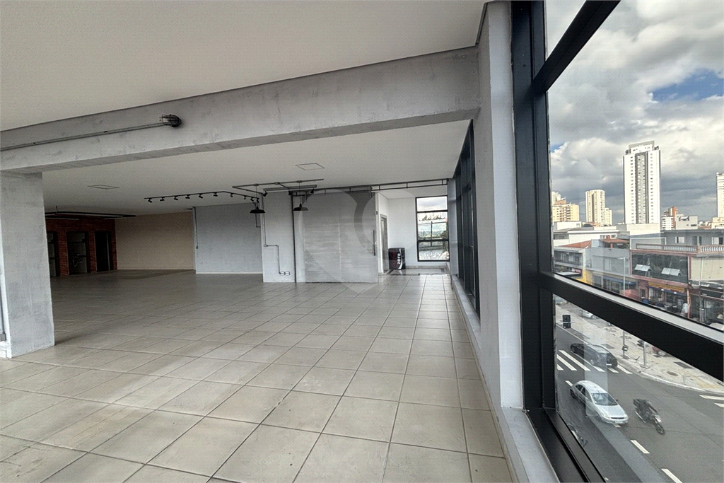 SÃO 10 SALAS EM UM ANDAR , PRÉDIO COMERCIAL. 