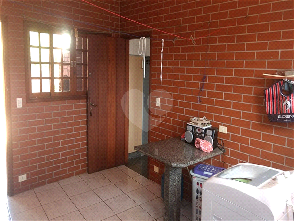 Sobrado Triplex no Jardim Guapira com 350 metros quadrados. 4 dormitórios sendo 1 suíte