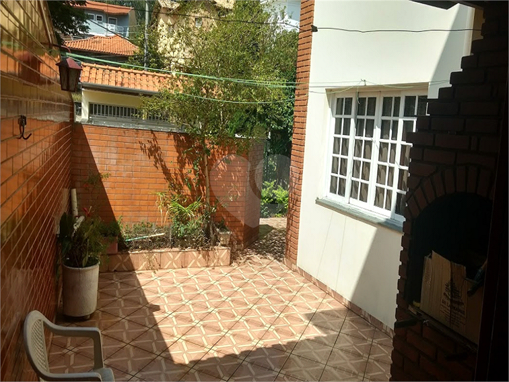 Sobrado Triplex no Jardim Guapira com 350 metros quadrados. 4 dormitórios sendo 1 suíte
