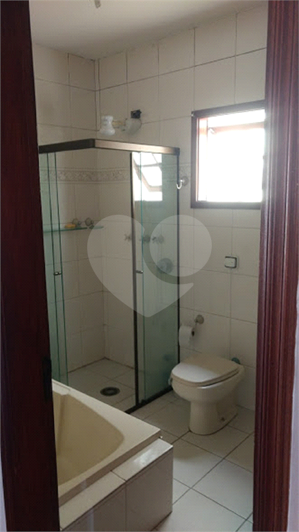 Sobrado Triplex no Jardim Guapira com 350 metros quadrados. 4 dormitórios sendo 1 suíte