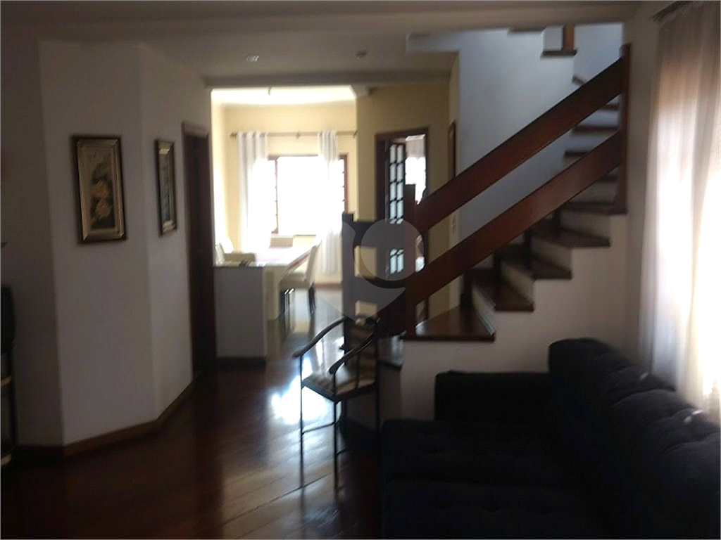 Sobrado Triplex no Jardim Guapira com 350 metros quadrados. 4 dormitórios sendo 1 suíte