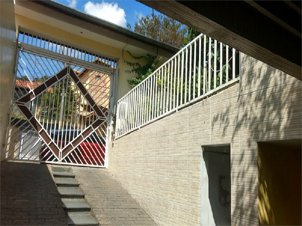 Sobrado Triplex no Jardim Guapira com 350 metros quadrados. 4 dormitórios sendo 1 suíte