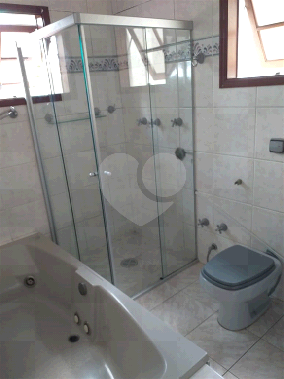 Sobrado Triplex no Jardim Guapira com 350 metros quadrados. 4 dormitórios sendo 1 suíte
