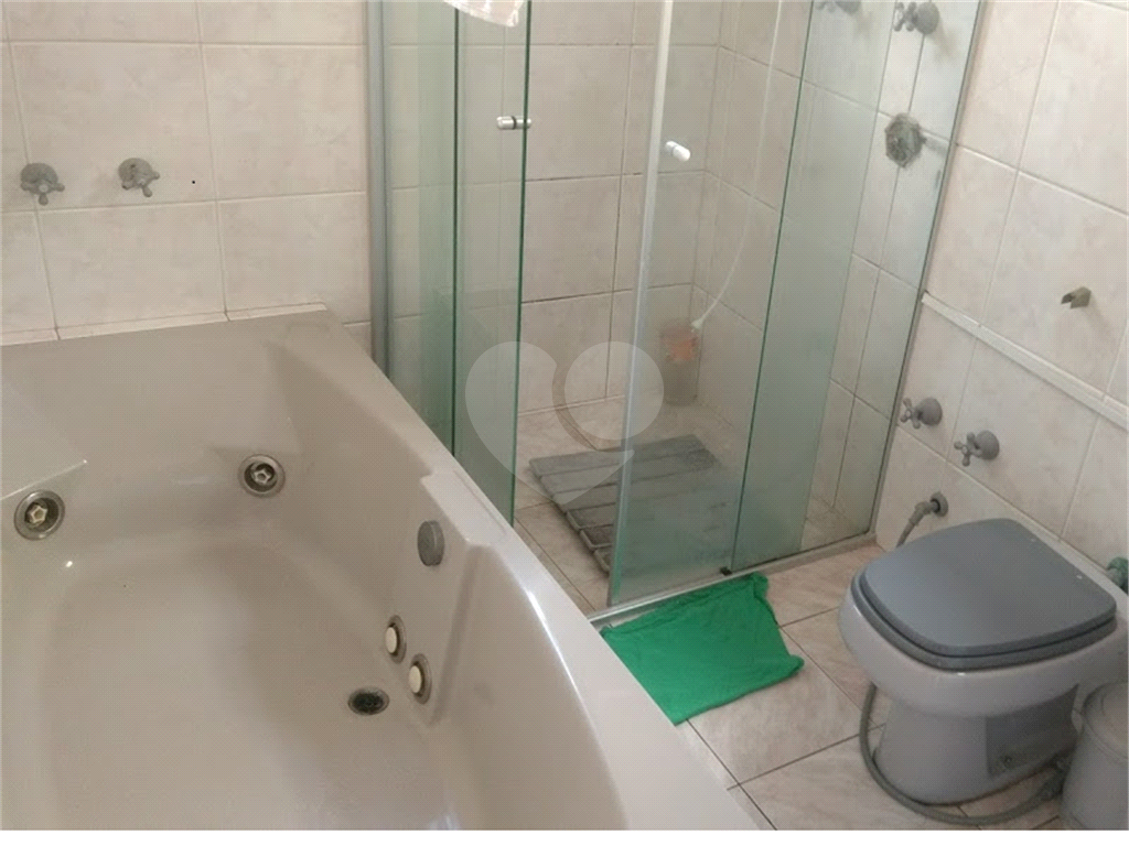 Sobrado Triplex no Jardim Guapira com 350 metros quadrados. 4 dormitórios sendo 1 suíte